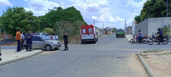Colisão em cruzamento deixa uma pessoa ferida em Guanambi.