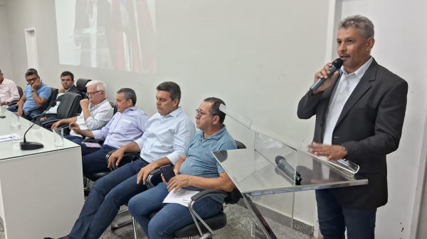 Prefeito de Guanambi conclama união suprapartidária, para socorrer produtores rurais da região para combate aos efeitos da seca extrema.