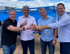 Prefeito de Guanambi participa do anúncio de ações emergenciais contra a seca na sede da UPB, em Salvador.