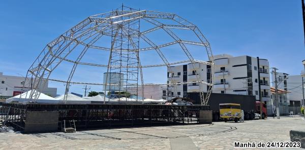 Prefeitura de Guanambi inicia montagem da estrutura para o Festival da Virada; veja grade oficial de atrações musicais.  