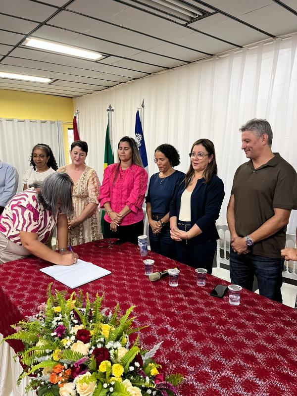 Tomam posse, os novos diretores da rede municipal para o biênio 2024/2025.