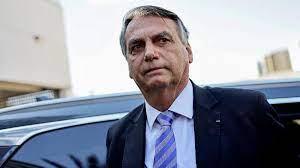 Jair Bolsonaro é alvo de operação da PF e terá que entregar passaporte.