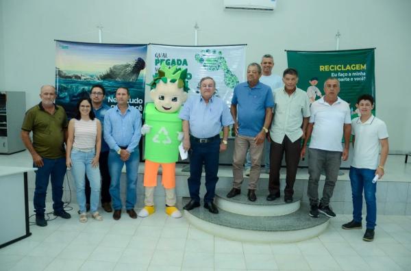 Em uma sexta-feira histórica, Candiba dá início a uma série de ações ambientais.