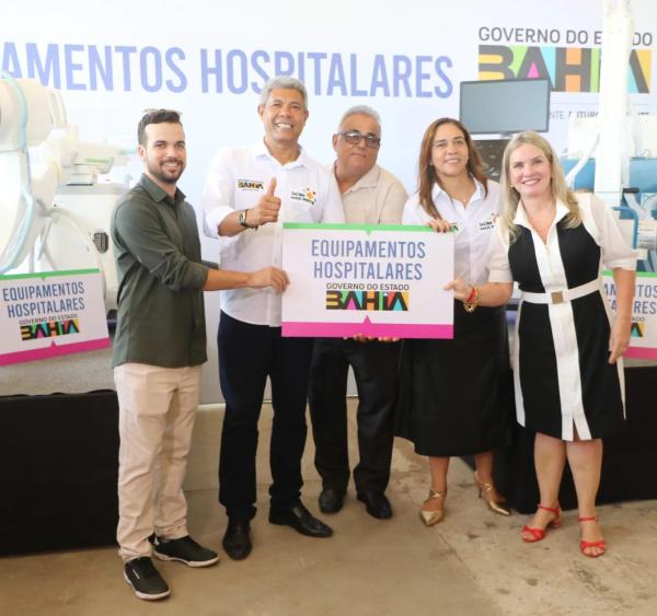 Ivana Bastos e Jerônimo Rodrigues entregam investimentos para a saúde de diversas cidades baianas.