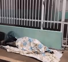 Vereadora denuncia que pacientes dormem em fila em Riacho de Santana para garantir consulta.