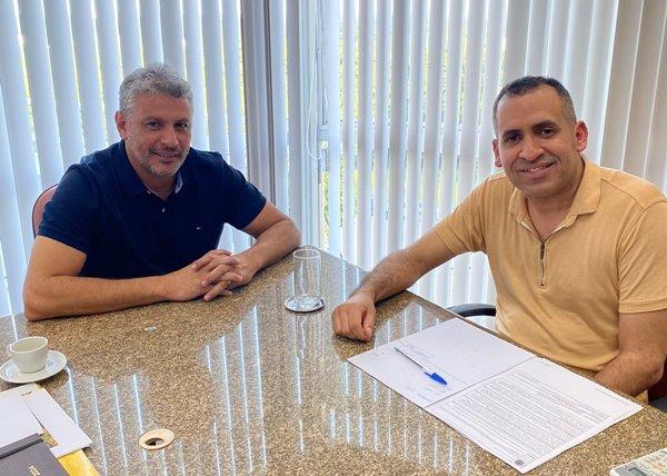 Prefeito de Guanambi Nal Azevedo se reúne com secretário Estadual de Agricultura, buscando parcerias para a implantação de agroindústrias.
