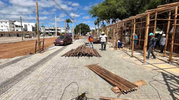 Preparação da Praça do Feijão para o São João do Gurutuba segue a todo vapor.