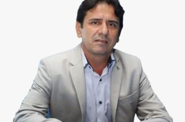Vereador propõe abertura de CPI após denúncias gravíssimas contra a prefeita de Carinhanha.