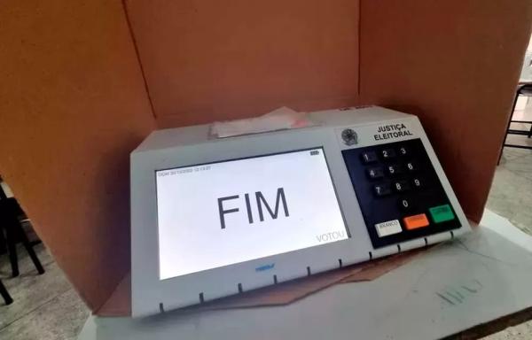 Acabou a maratona de inaugurações e entregas para candidatos.