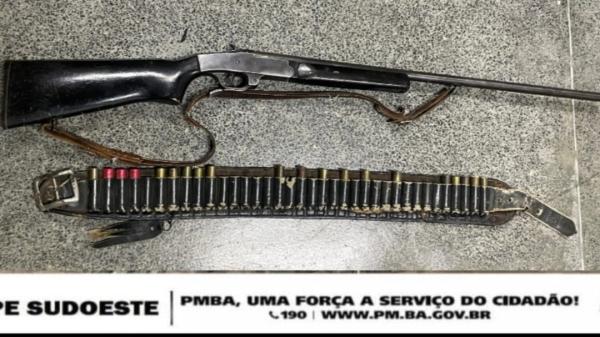 Arma e munições são apreendidas pela Cipe Sudoeste na zona rural de Iuiu.