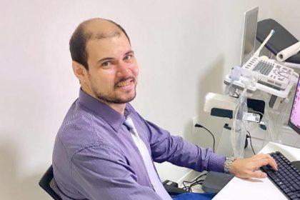 Médico guanambiense morre em acidente de carro após atropelar vaca.