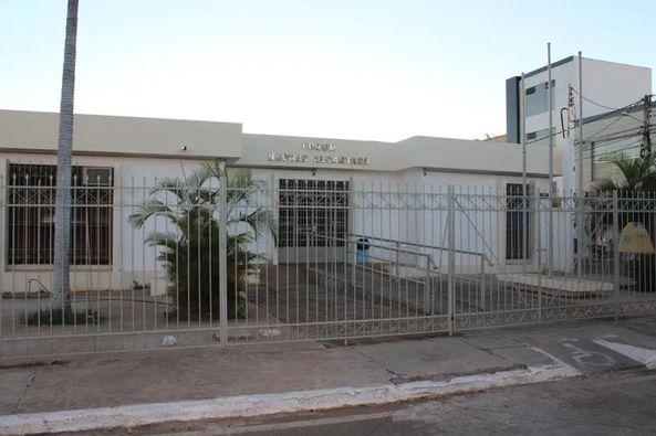 Caculé: Justiça manda prefeito parar de ceder máquinas em serviços particulares.