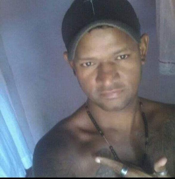 Dupla atira e mata homem em Igaporã.