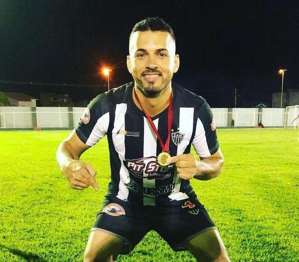 Caso Jarlúcio: Morte de jogador de futebol segue em investigação quase 45 dias após o crime.