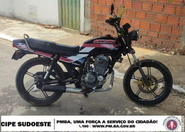 CIPE Sudoeste apreende motocicleta adulterada e entorpecentes durante patrulhamento em Pindaí.
