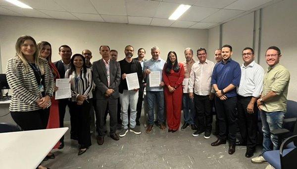 SOCIAL - Prefeito Nal Azevedo assina contrato com a CEF para construção de 150 unidades habitacionais do programa Minha Casa, Minha Vida.