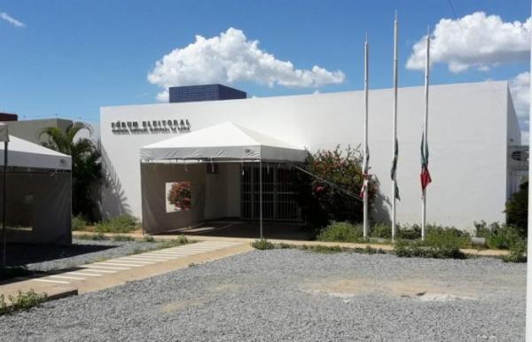 Juíza eleitoral marca data de diplomação de prefeitos e vereadores de Guanambi e Candiba.