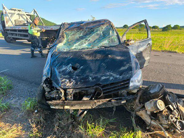 Cerimonialista fica ferida após acidente na BR-030 em Guanambi.