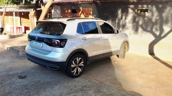 Urandi: Homem é detido após ser flagrado com carro clonado.