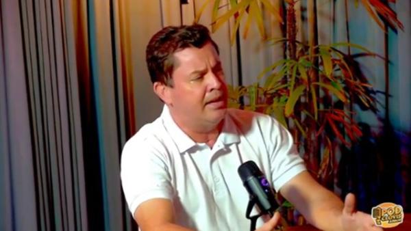 Prefeito de Igaporã prevê ano desafiador por causa da seca e ressalta ações da gestão em entrevista.