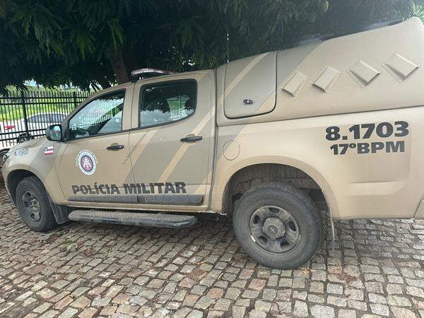 Homem com mandado de prisão em aberto é preso após ser flagrado dirigindo na contramão em Guanambi.