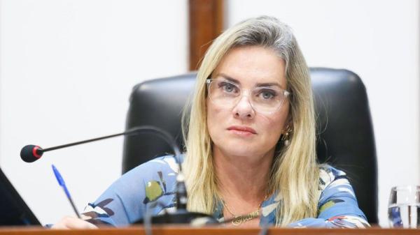 Ivana Bastos toma atitude após invasão de sindicalistas no Plenário da Alba.