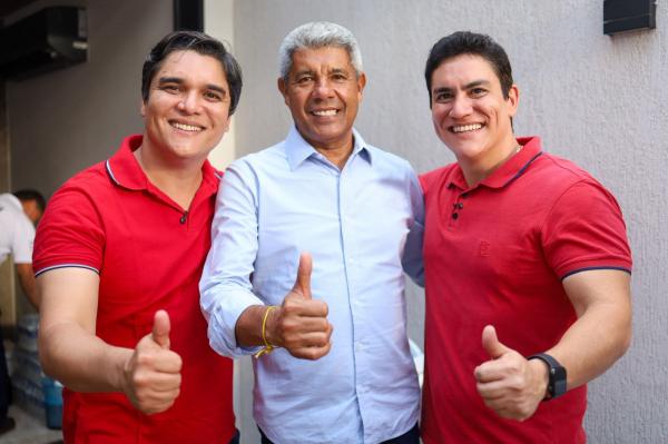 “Eu nunca vou soltar as mãos dos meus”, afirma Jerônimo Rodrigues em encontro com lideranças em Brumado.
