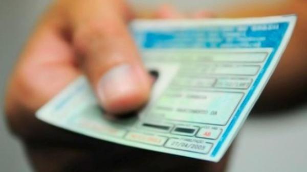 Governo Federal avalia fim da obrigatoriedade de autoescolas para tirar a CNH.