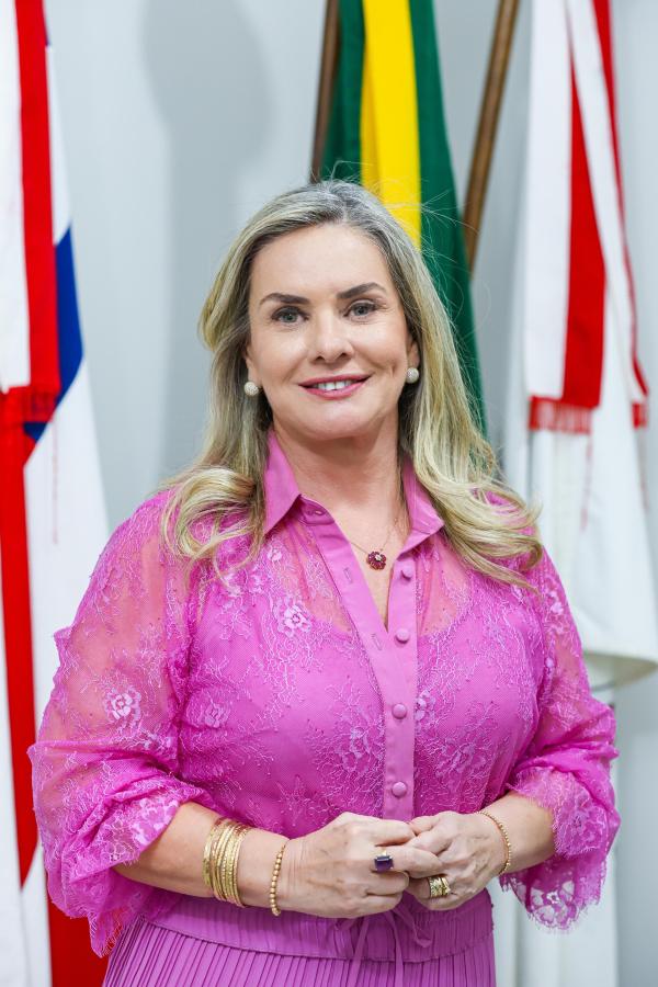 Entre raízes e conquistas: Ivana Bastos recebe Título de Cidadã Guanambiense e reafirma compromisso com sua terra.