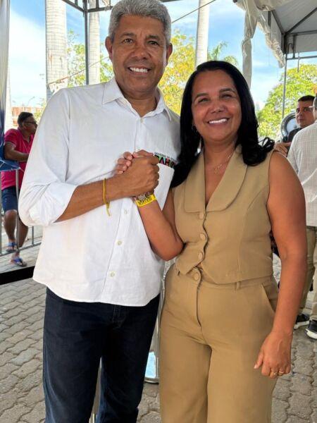 Prefeita de Iuiu participa de agenda com governador e secretária de Saúde em Guanambi.