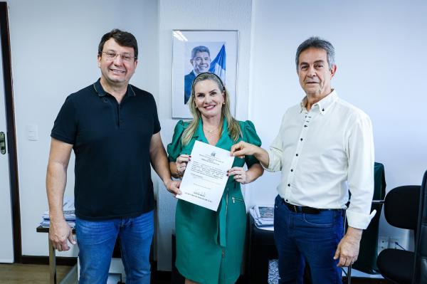 União de Ivana Bastos, Beto Pinto e Dr. Marcelo garante implantação de ciclovia na BA-290, em Medeiros Neto.