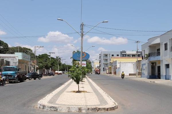 Mulher é furtada após sacar dinheiro em agência bancária no centro de Guanambi.