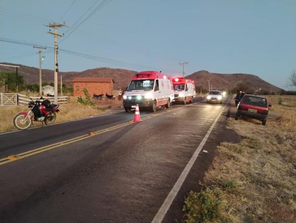 Acidente entre duas motos deixa três feridos em comunidade rural de Guanambi.