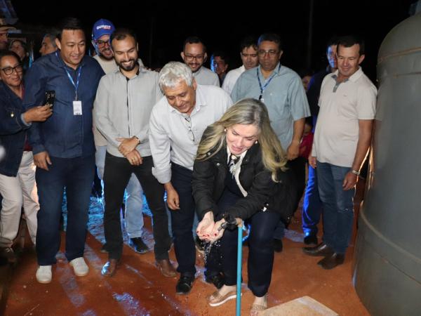 Após atuação de Ivana Bastos água chega a 147 famílias de Caetité.