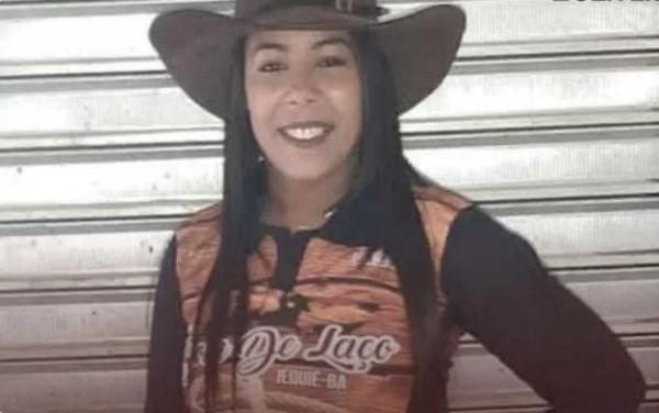 Jequié: Mulher é morta a facadas após emboscada; suspeita é ex-companheira da vítima.