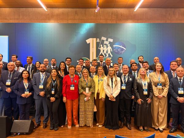 No segundo dia da I Marcha Nacional dos Deputados Estaduais, presidente Ivana Bastos reforça defesa do pacto federativo e oposição à PEC 38/2025.