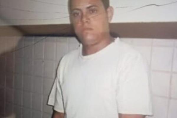 Homem natural de Carinhanha é executado a tiros e jovem fica ferida em Goiás.