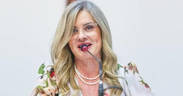 Ivana Bastos conduz última sessão e apresenta balanço da AL-BA em 2025: “Concluímos o ano com o dever cumprido”.