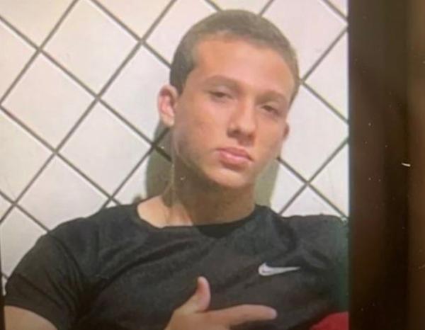 Jovem de 16 anos é morto a tiros após casa ser invadida.