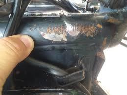 Motocicleta com sinais de irregularidade leva jovem à delegacia em Guanambi.