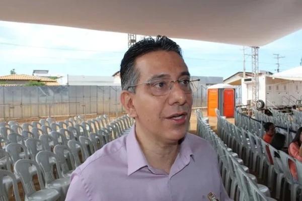 Prefeito de Paramirim veta auxílio-alimentação de R$ 1.500 para vereadores.