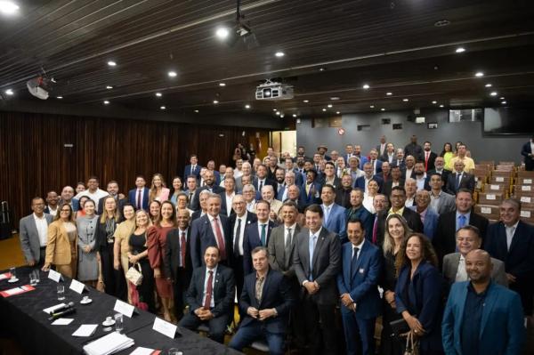 Em Brasília, prefeito Dr. Pedro Malheiros participa de reunião com ministro Rui Costa, em articulação da UPB.