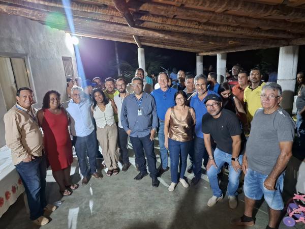 Ivana Bastos garante avanço no abastecimento de água para zona rural de Caetité.