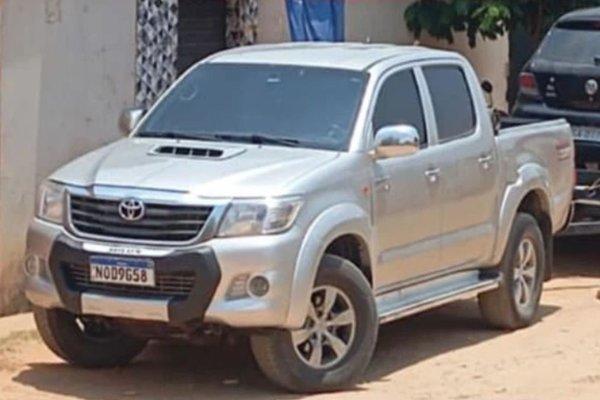 Caminhonete Toyota Hilux é furtada durante Carnaval em Carinhanha.