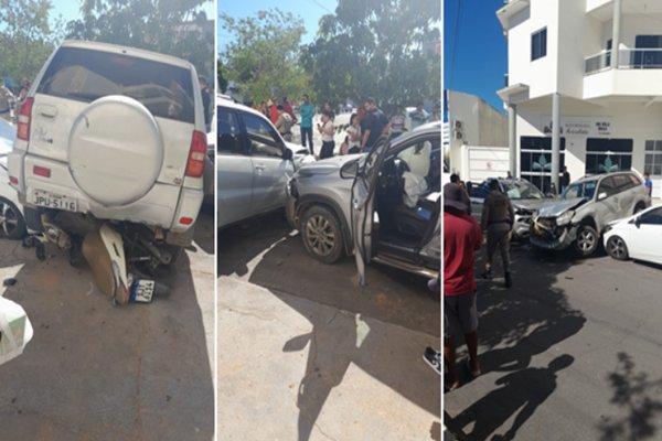 Engavetamento causado por motorista alcoolizado atinge cinco veículos em avenida de Guanambi.