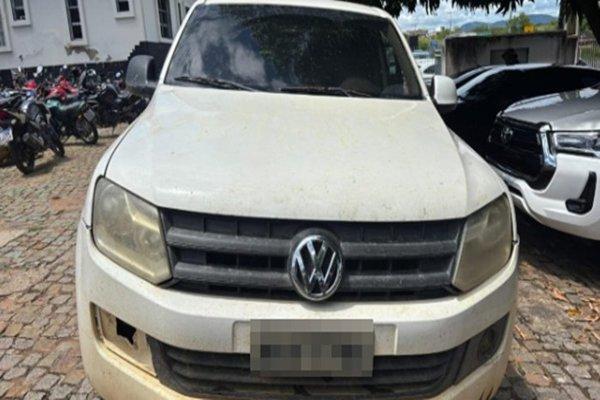PM apreende caminhonete com sinais de identificação adulterados em Palmas de Monte Alto.