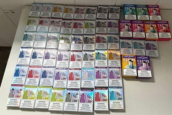 Cigarros eletrônicos ilegais são apreendidos durante fiscalização em Guanambi.