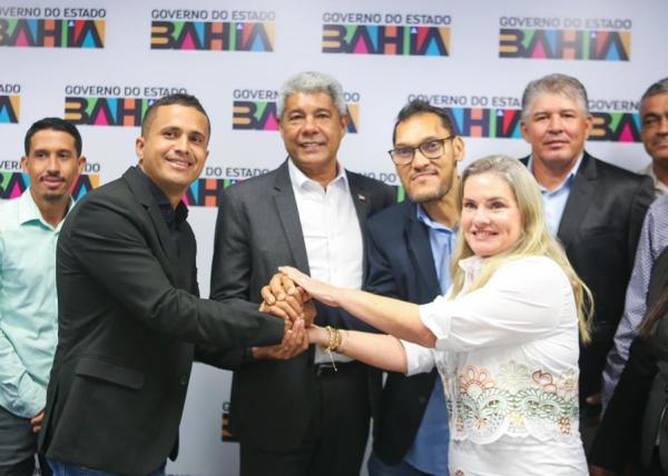 Com intervenção de Ivana, governador autoriza lote de investimentos para Serra do Ramalho.