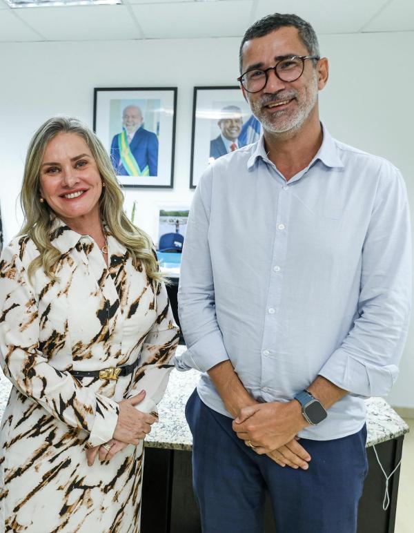 Ivana Bastos conquista avanços para ampliar acesso à água nos municípios.