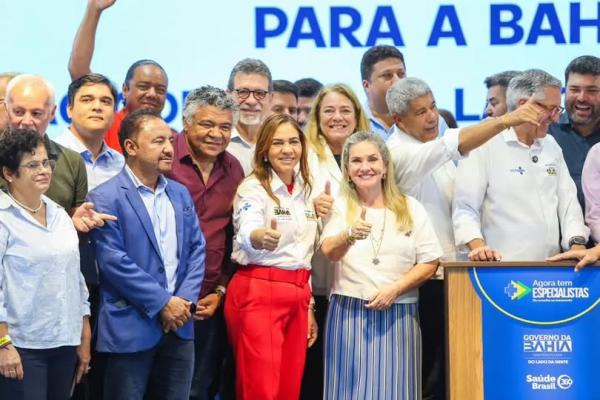 Ivana e Jerônimo entregam mais de R$ 146 milhões em investimentos do Novo PAC para a saúde nos municípios.